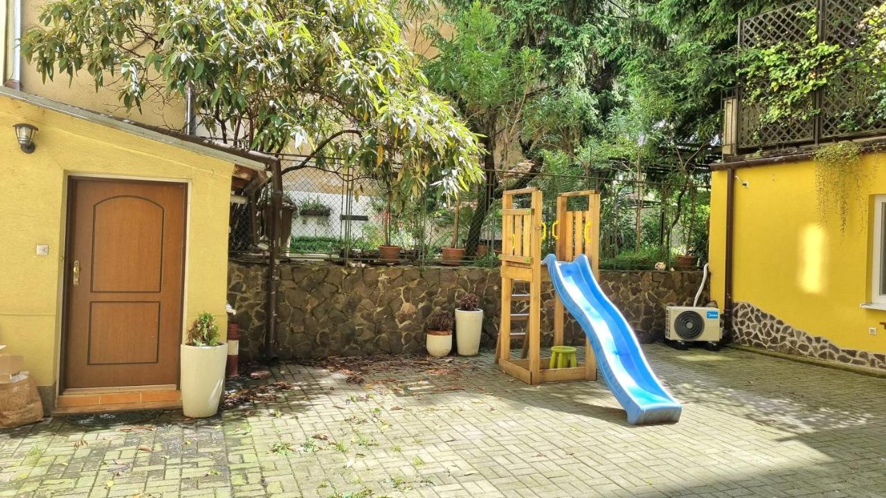Spacious Apartment In City Center บราติสลาวา ภายนอก รูปภาพ