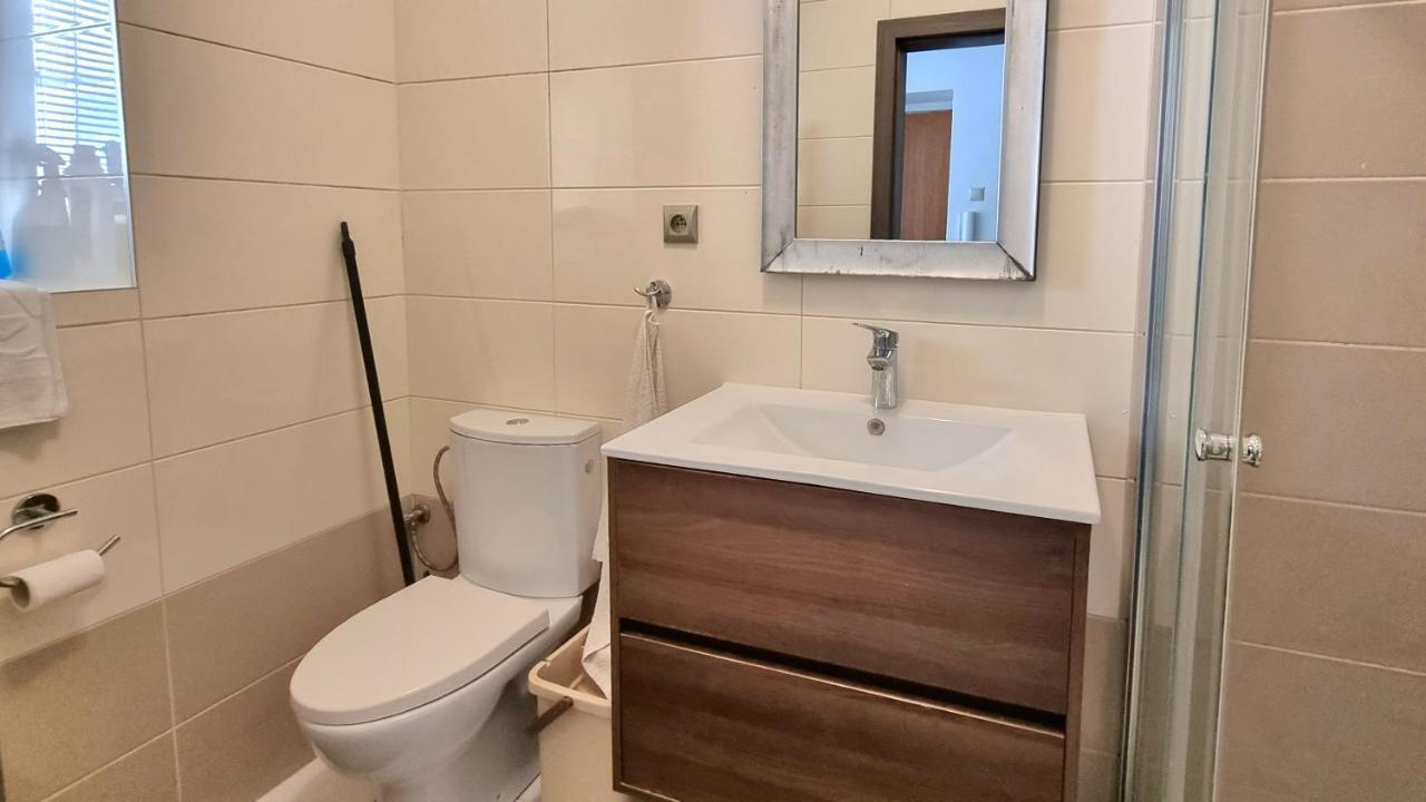 Spacious Apartment In City Center บราติสลาวา ภายนอก รูปภาพ