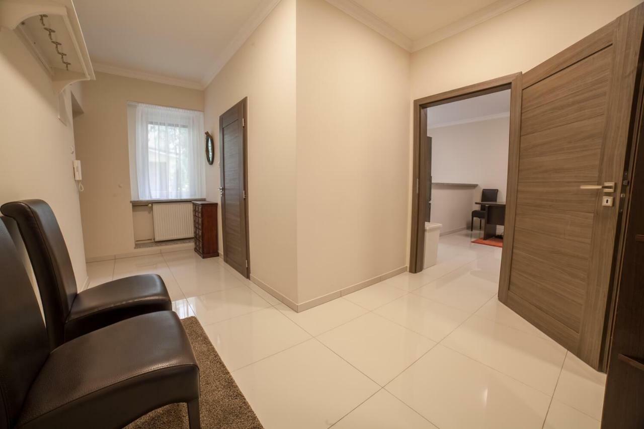 Spacious Apartment In City Center บราติสลาวา ภายนอก รูปภาพ